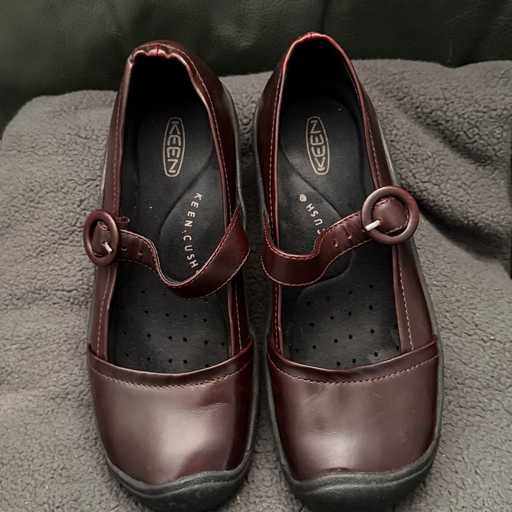 Keen Cush Leather Mary Jane Shoes size 7